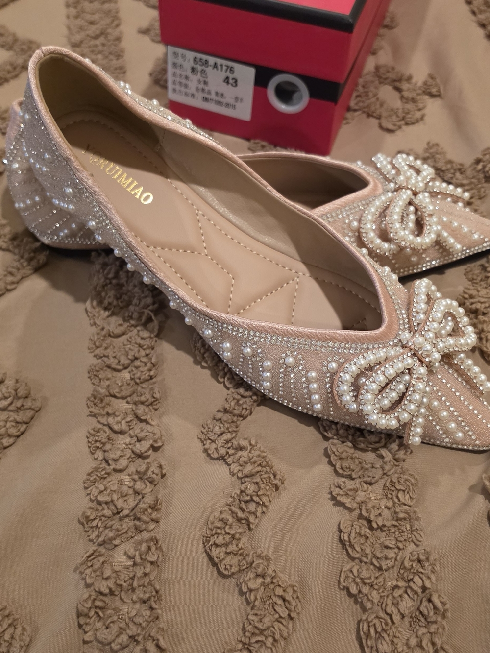 Elegant Pearl-Embellished Pink Pointed Toe Flats